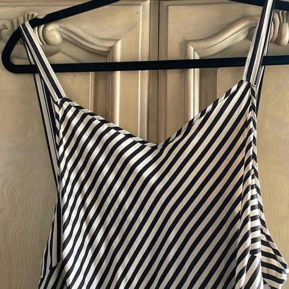 Dress - Picture 5 of 7